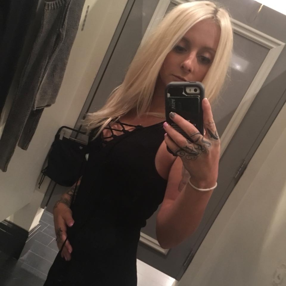 Meet your Posher, Eva